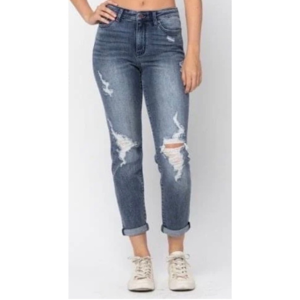 Judy Blue Boyfriend Fit Mid-Rise Distressed Jeans Size 26
